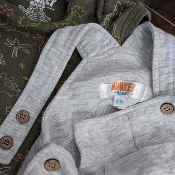 Dino overalls outfit - Picture 3 of 5